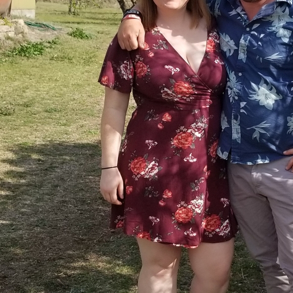 Maroon floral dress - Picture 6 of 6